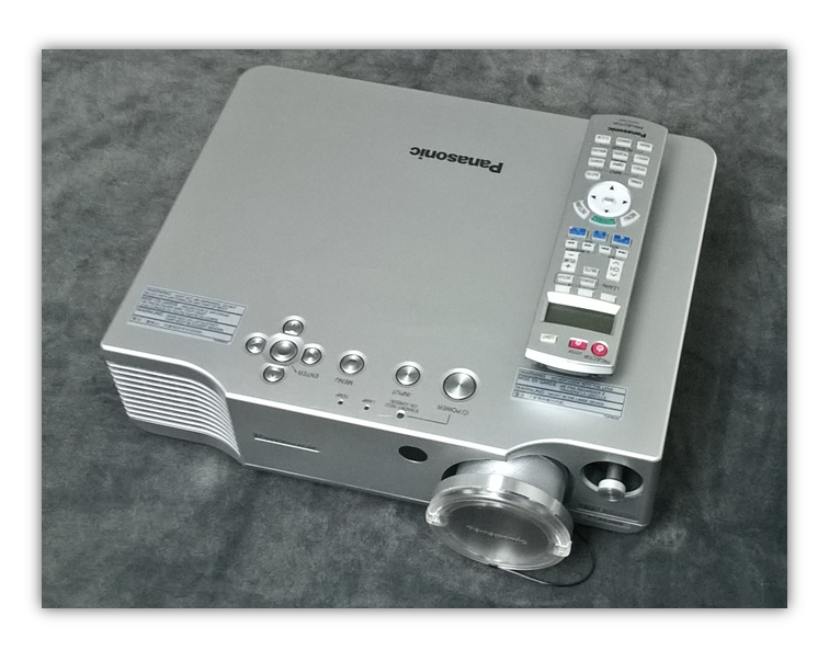 Panasonic PT-AE900E – LCD – HD Beamer